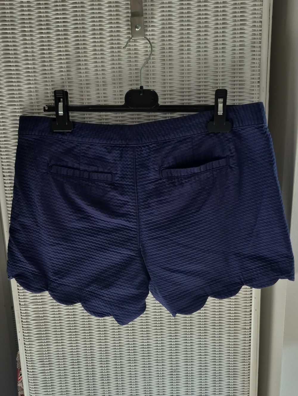 Lilly Pulitzer Buttercup Scallop Shorts In True Navy Size 10 - Picture 6 of 6